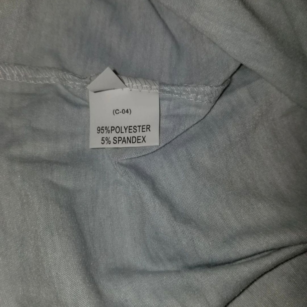 Workout Clothes - Picture 3 of 4